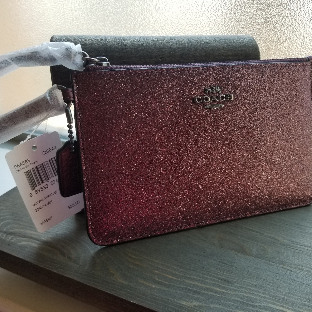 Coach NWT SMALL WRISTLET IN GLITTER FABRIC